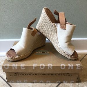 Toms Wedge Sandals